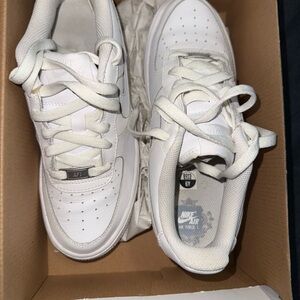 Nike Air Force 1 LE (GS)
